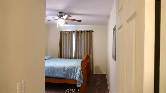 bedroom featuring ceiling fan