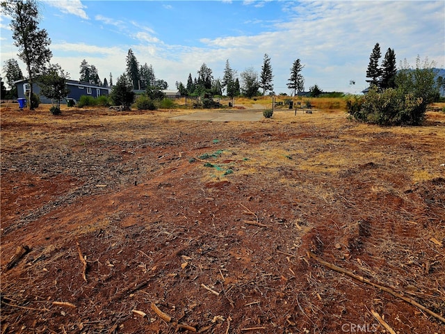 Listing photo 3 for 2015 Picnic Ln, Paradise CA 95969