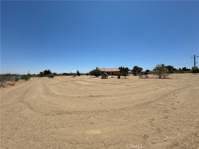 view of yard featuring a rural view