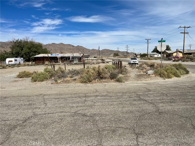 Listing photo 3 for 12546 F St, Trona CA 93562