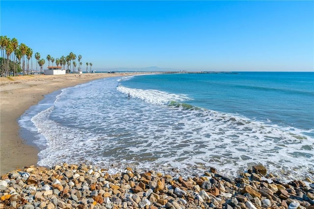 637 S Grand Ave Unit 4, San Pedro, CA 90731 - water view featuring nearby beach