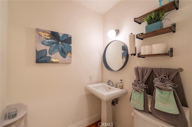 637 S Grand Ave Unit 4, San Pedro, CA 90731 - half bath featuring toilet