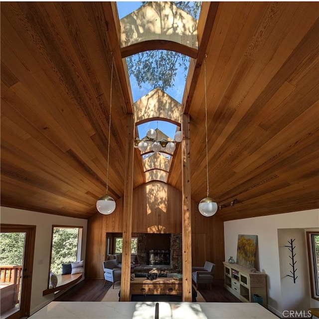 1384 Golden Rule Ln, Lake Arrowhead, CA 92352 - interior space