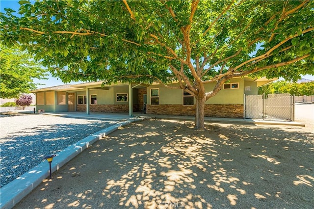 view of front of property