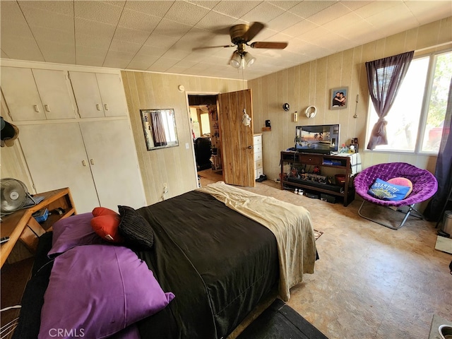 bedroom with ceiling fan