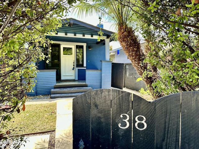 view of front of property