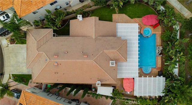 2221 Ventia, Tustin, CA 92782 - aerial view of a pool area