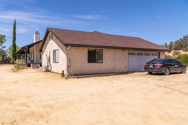 view of front facade featuring a garage