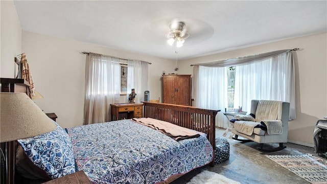 bedroom with ceiling fan