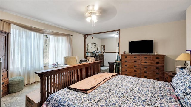 bedroom with ceiling fan