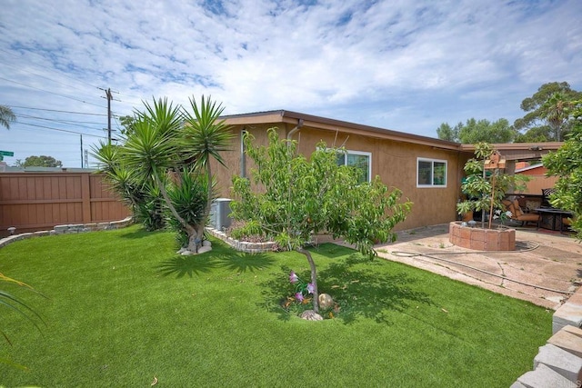 view of yard with a patio