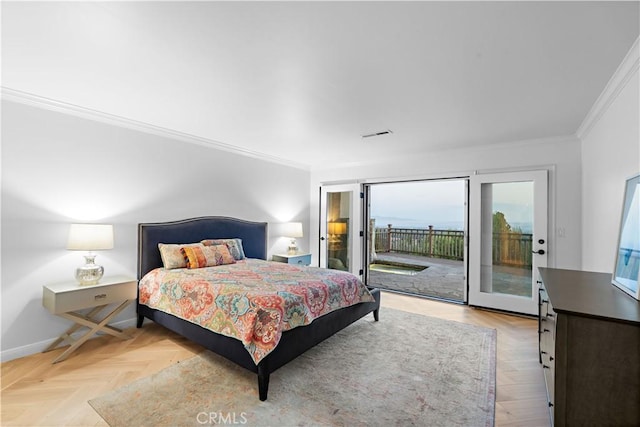 bedroom featuring access to exterior, baseboards, visible vents, and ornamental molding