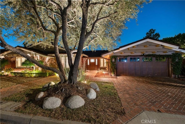 view of front of house featuring a garage