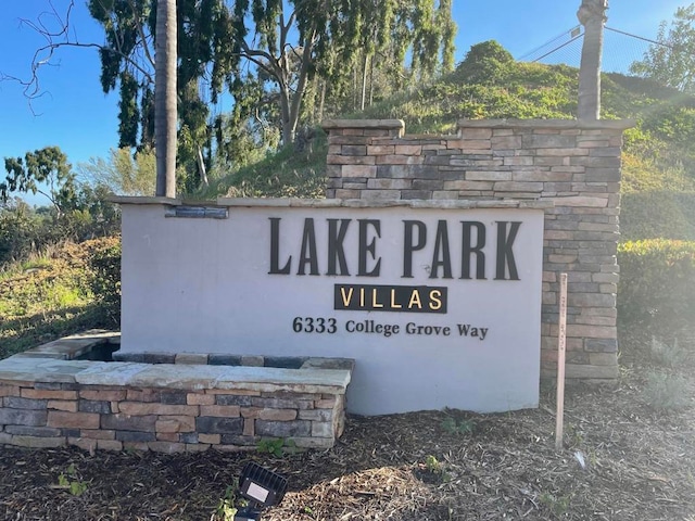 view of community / neighborhood sign