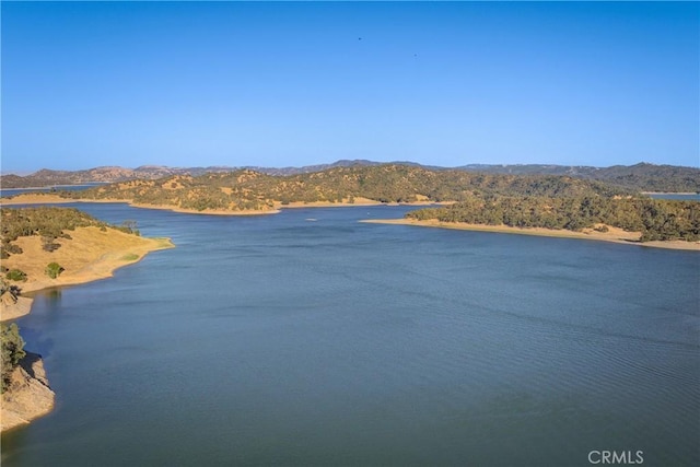 water view featuring a mountain view