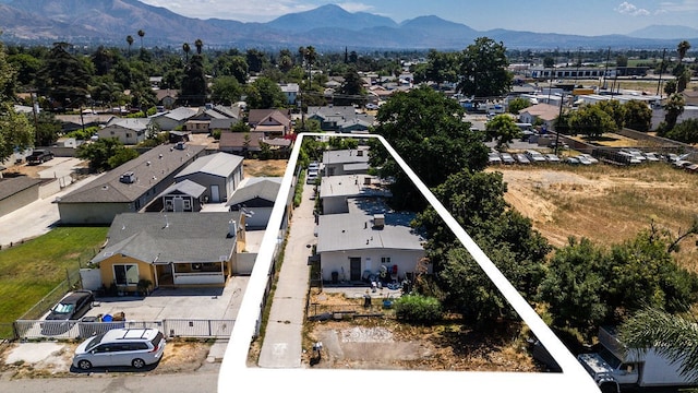 bird's eye view featuring a mountain view