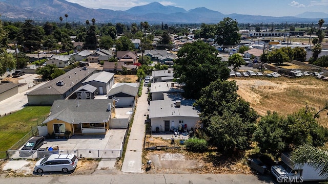 bird's eye view with a mountain view