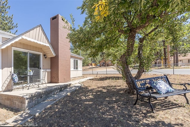 view of yard featuring a patio area