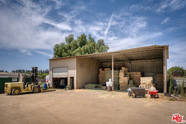 view of outbuilding