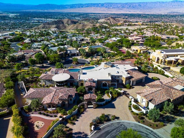 bird's eye view with a mountain view