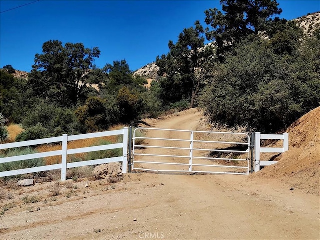3131 Whispering Pines Rd, Wrightwood, CA 92397 - gate featuring a mountain view