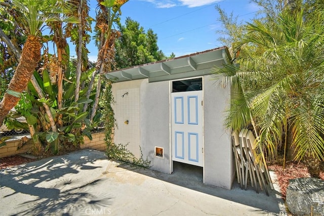 view of outbuilding