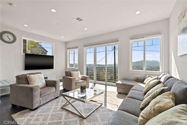 living room featuring a mountain view