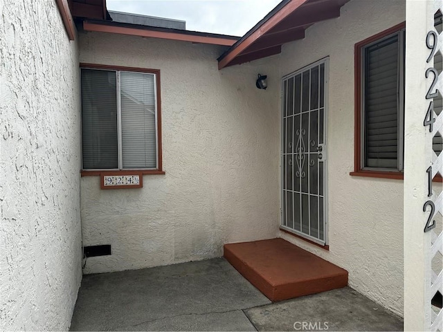 924 W Clark Ave, Burbank, CA 91506 - doorway to property with stucco siding