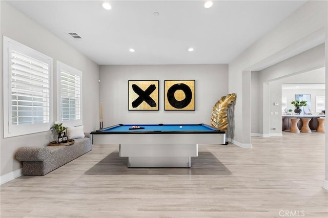 playroom featuring a healthy amount of sunlight, light wood-type flooring, and pool table