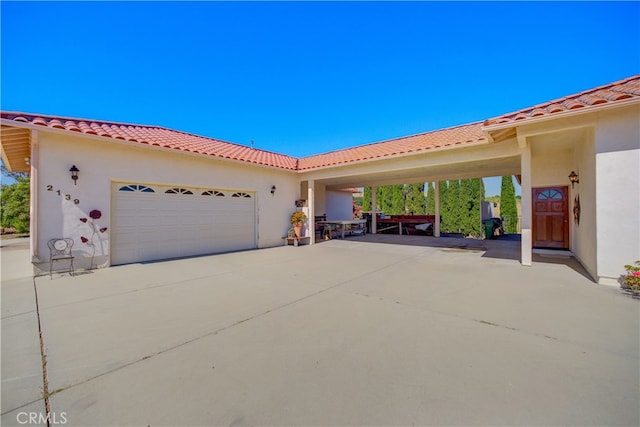 view of front facade with a garage