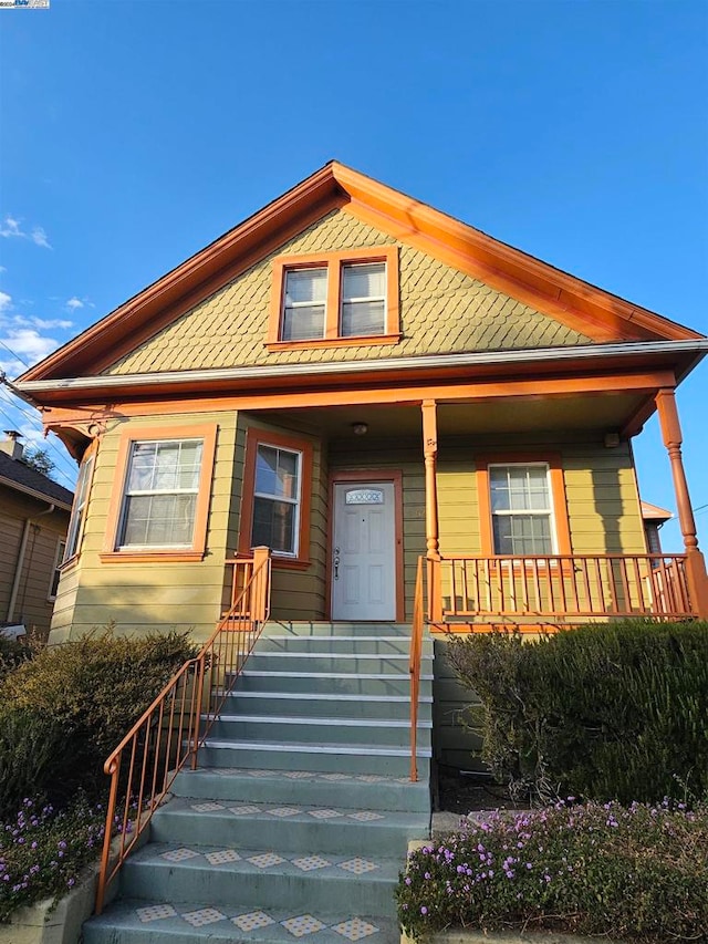 view of front of house featuring covered porch