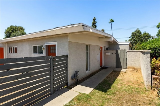 view of home's exterior