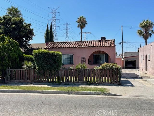 view of mediterranean / spanish-style house