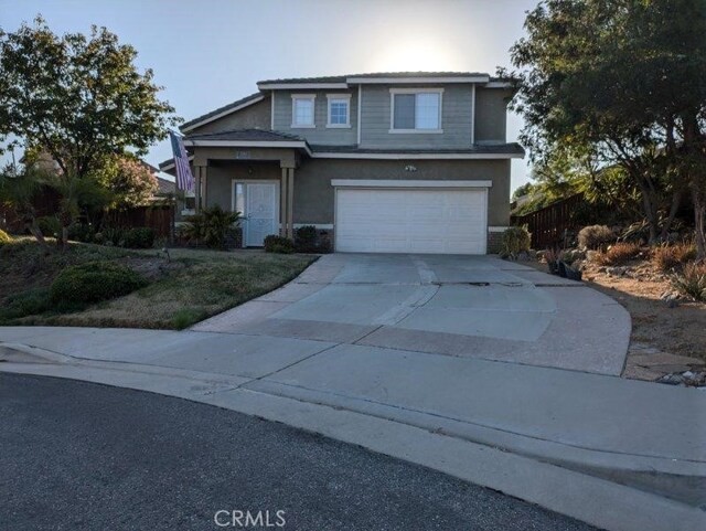 view of front property featuring a garage