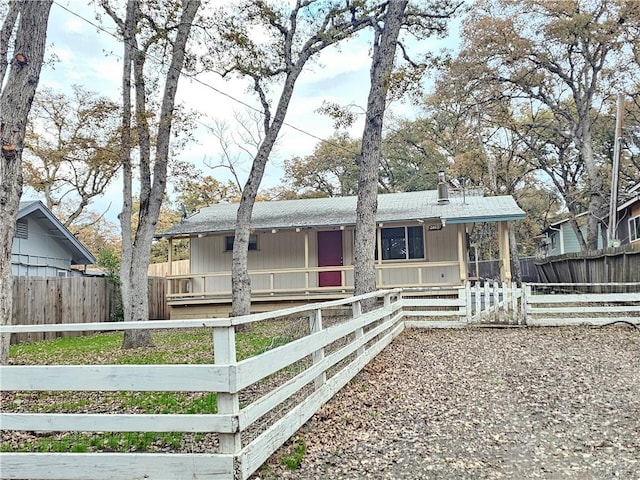 view of front of property