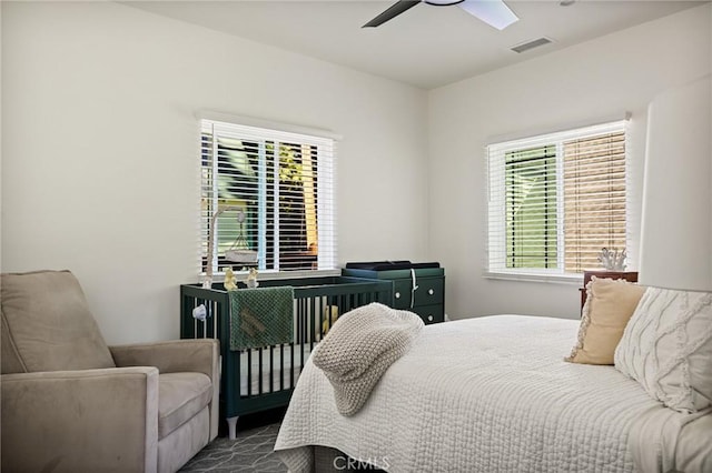 bedroom with ceiling fan