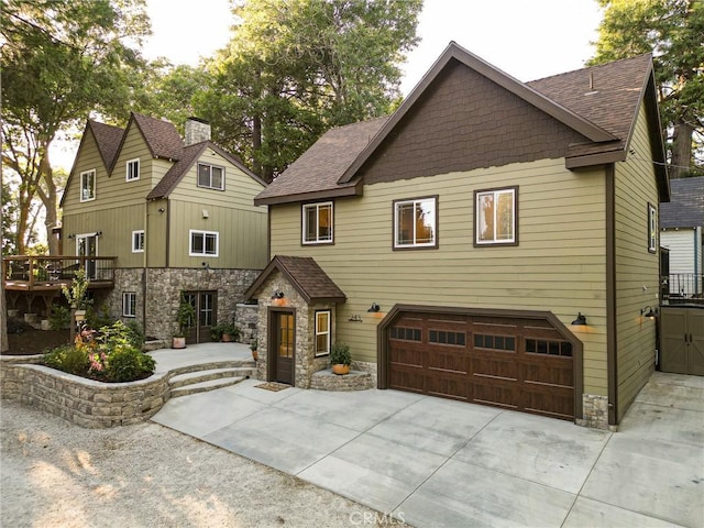 craftsman house featuring a garage