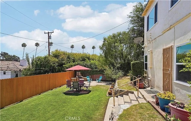 view of yard with a patio