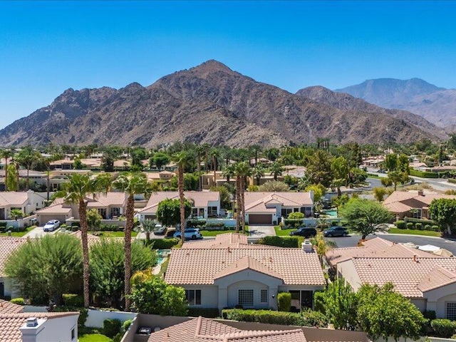 bird's eye view featuring a mountain view