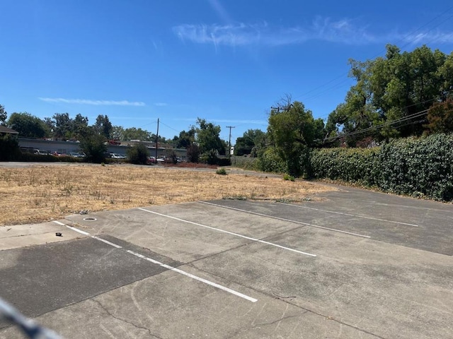 Listing photo 3 for 2040 Stockton Blvd, Sacramento CA 95817