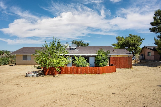 view of front of property