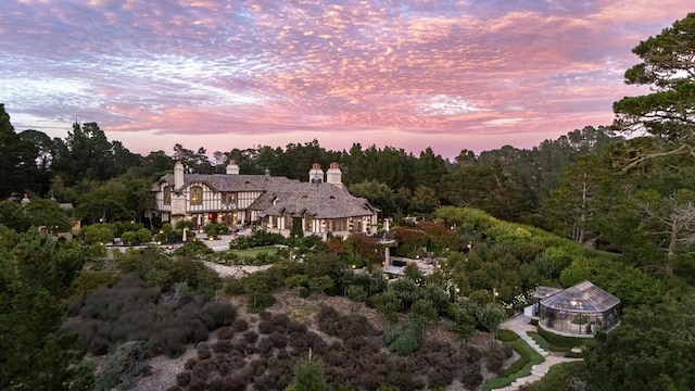 view of aerial view at dusk