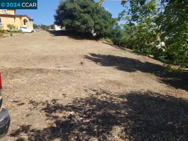 Listing photo 3 for 2525 Brandt St, Pinole CA 94564