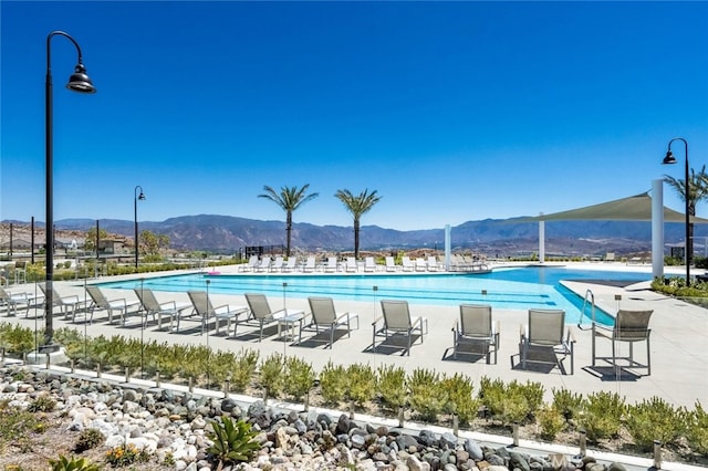 view of pool featuring a mountain view