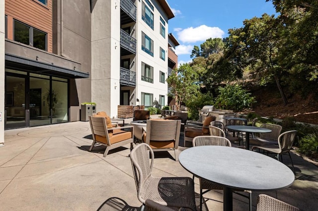 view of patio featuring outdoor lounge area