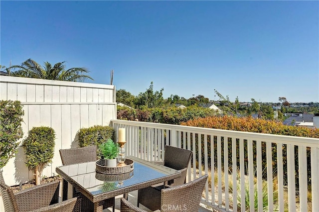 balcony with outdoor dining space