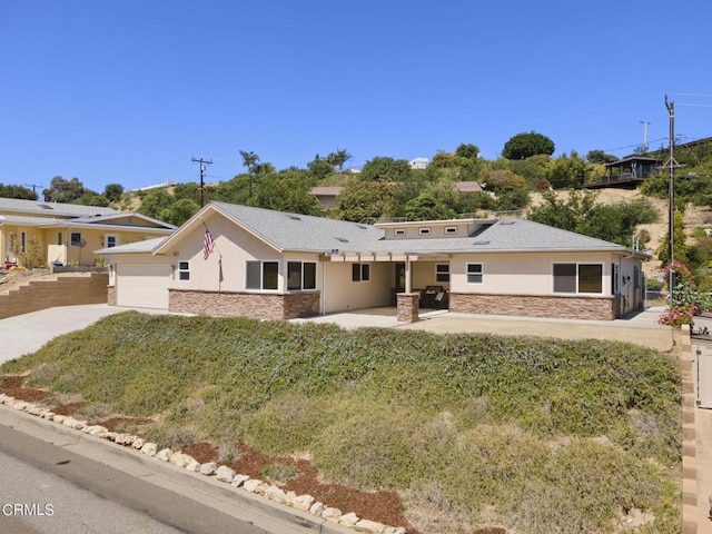 view of front of house featuring a garage