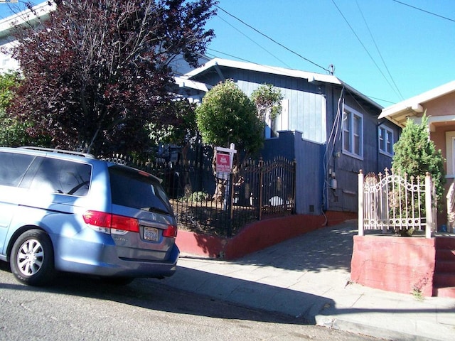 view of front facade