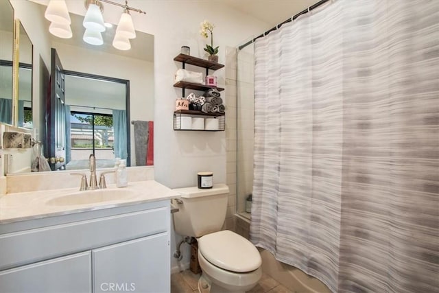 43334 32nd St W Unit 44, Lancaster, CA 93536 - full bathroom featuring shower / bath combo with shower curtain, vanity, and a chandelier