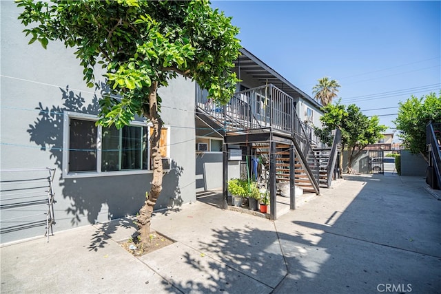 view of front of property with a patio